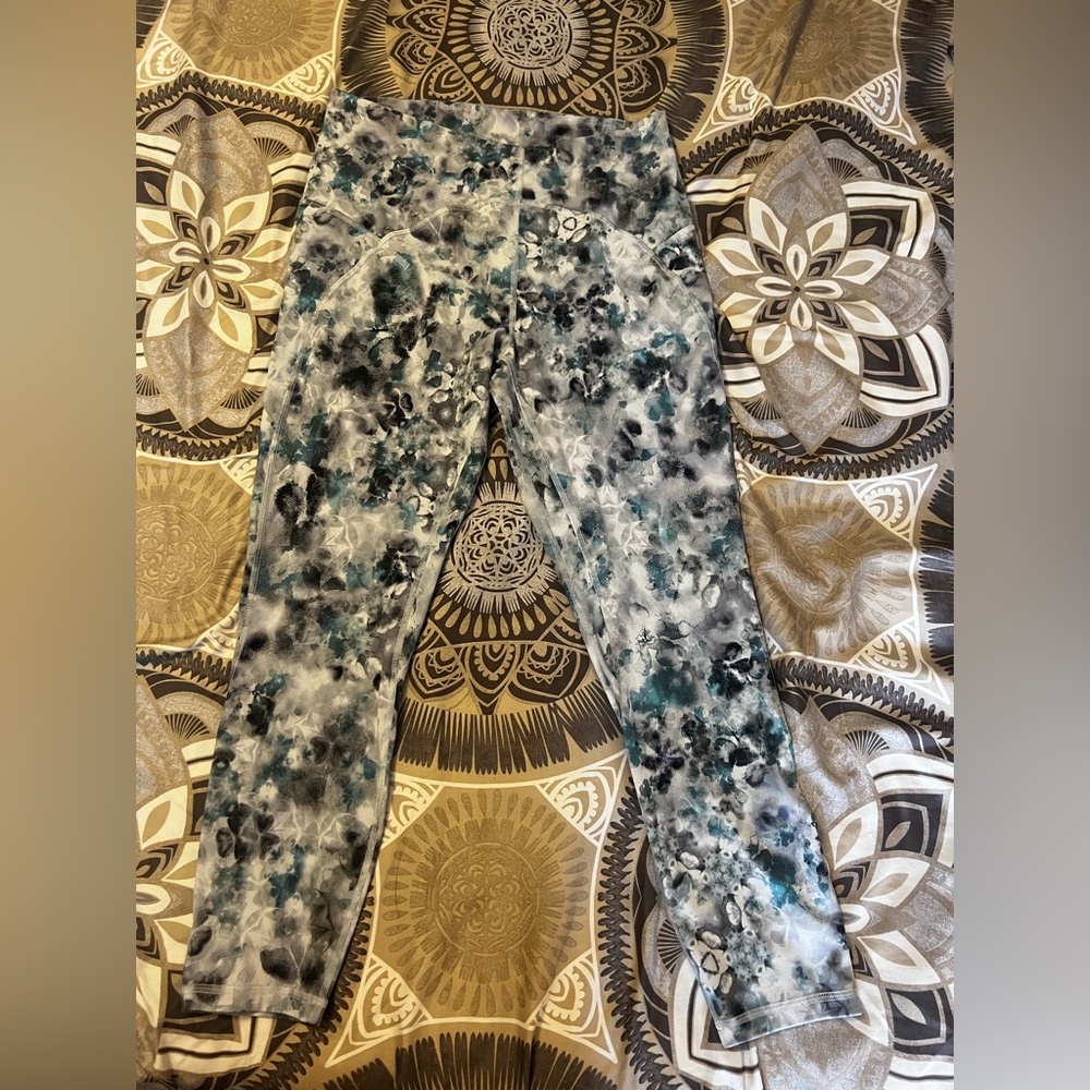 Lululemon Unlimited Align Leggings